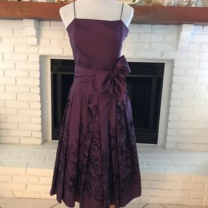 Jessica Howard size 8 purple and black floral dress.